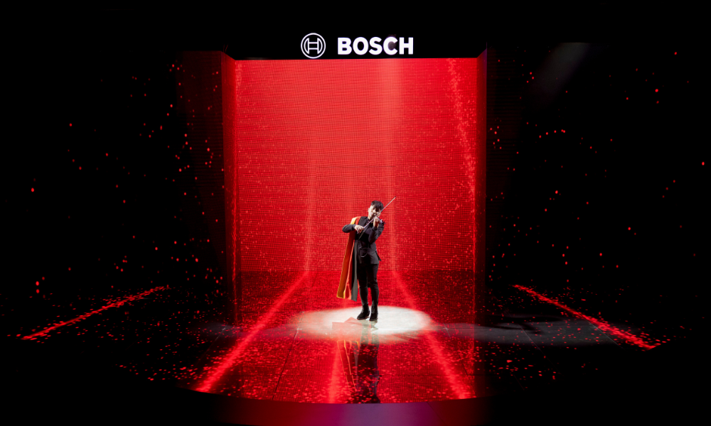 Trang trí và setup sân khấu trung tâm nổi bật